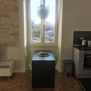 Excellent City In Antic Apartman Pula